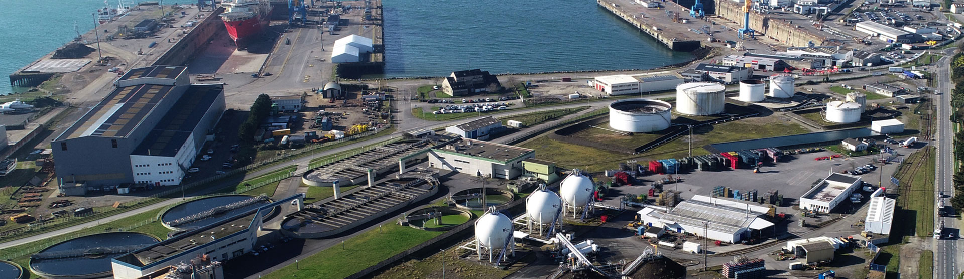 Vue aerienne des installations du Port de Brest